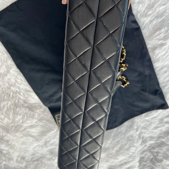 CHANEL Quilted Lambskin Messenger Shoulder Bag Black 24K Chain - Picture 5 of 14